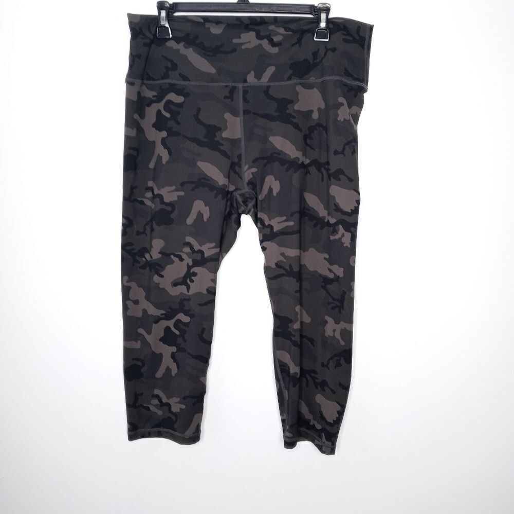 ZYIA camon cropped leggings size 20